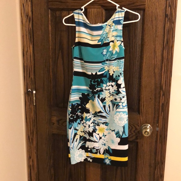 Cache Dresses & Skirts - Floral print dress Cache Dresses & Skirts - Floral print dress